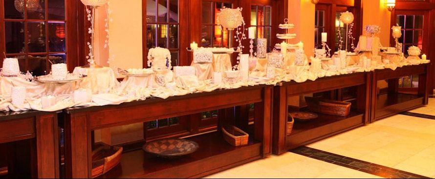 Assembly of custom banquet tables