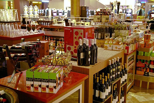 Retail Wine Station with Custom Sugar Cane Juice Squeezer