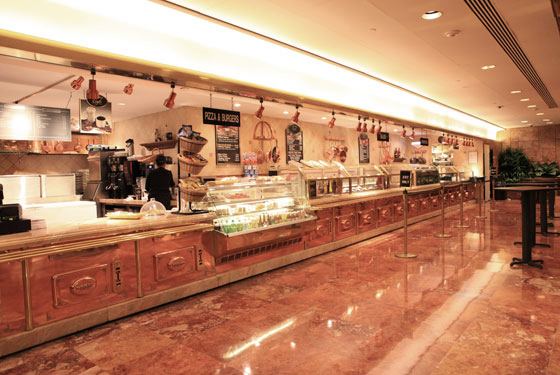 Buffet, Trump Towers, New York NY